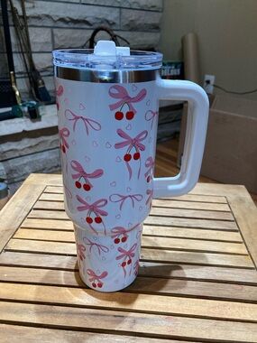 Adenturidge tumbler Cherry Bow White & Pink 40oz/1.18L